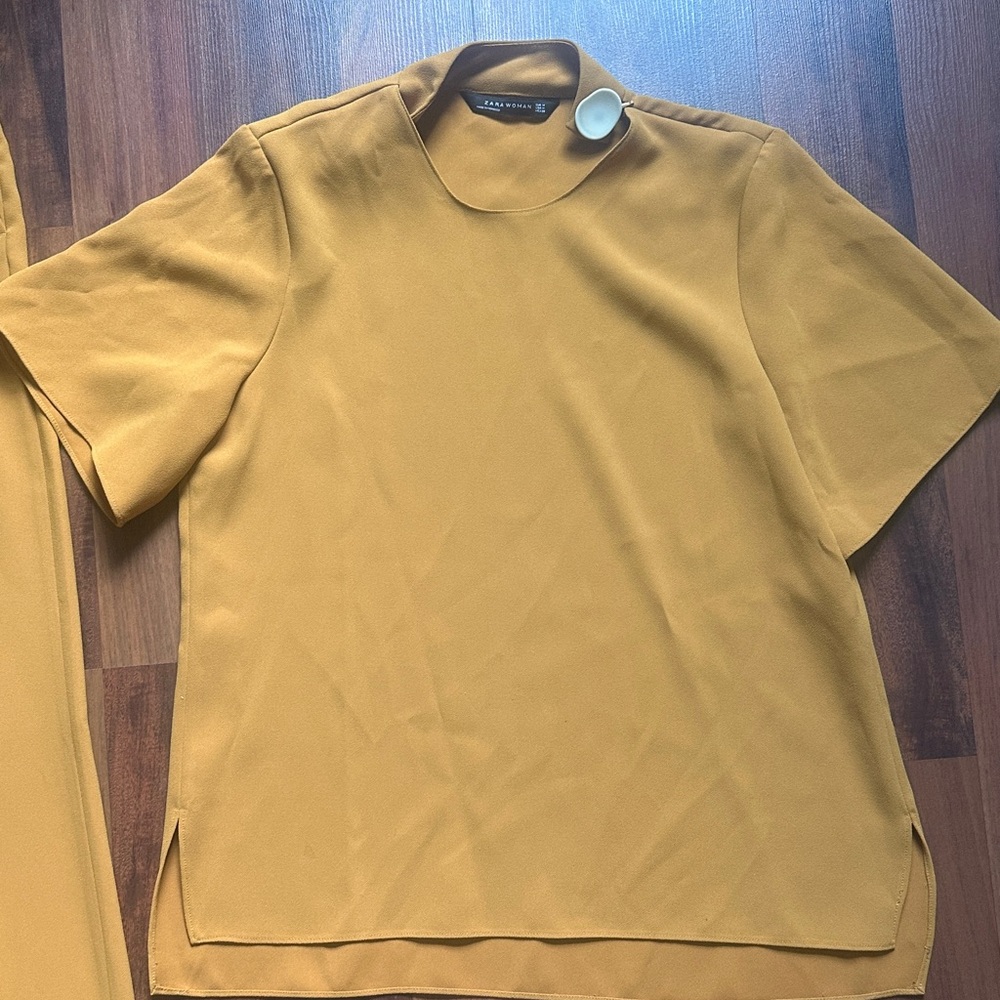Zara Mustard Yellow Women's Short Sleeve Top